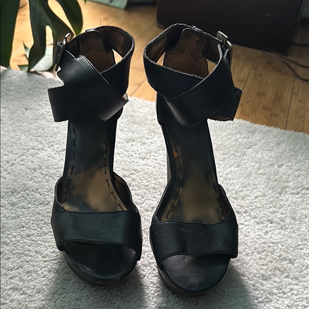 Chic Black Strappy Heels